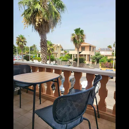 La Breeze شقة