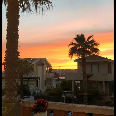 La Breeze Apartment *